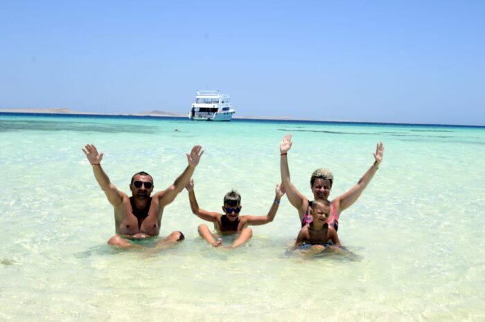 Белый остров и Рас Мохамед Парк в Красном море  (на лодке)